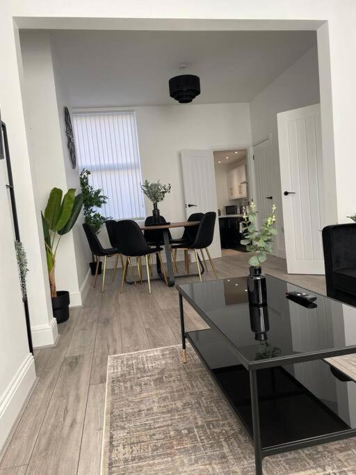 Beautiful Anfield Family Home Liverpool Bagian luar foto