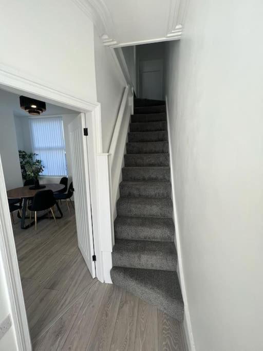 Beautiful Anfield Family Home Liverpool Bagian luar foto